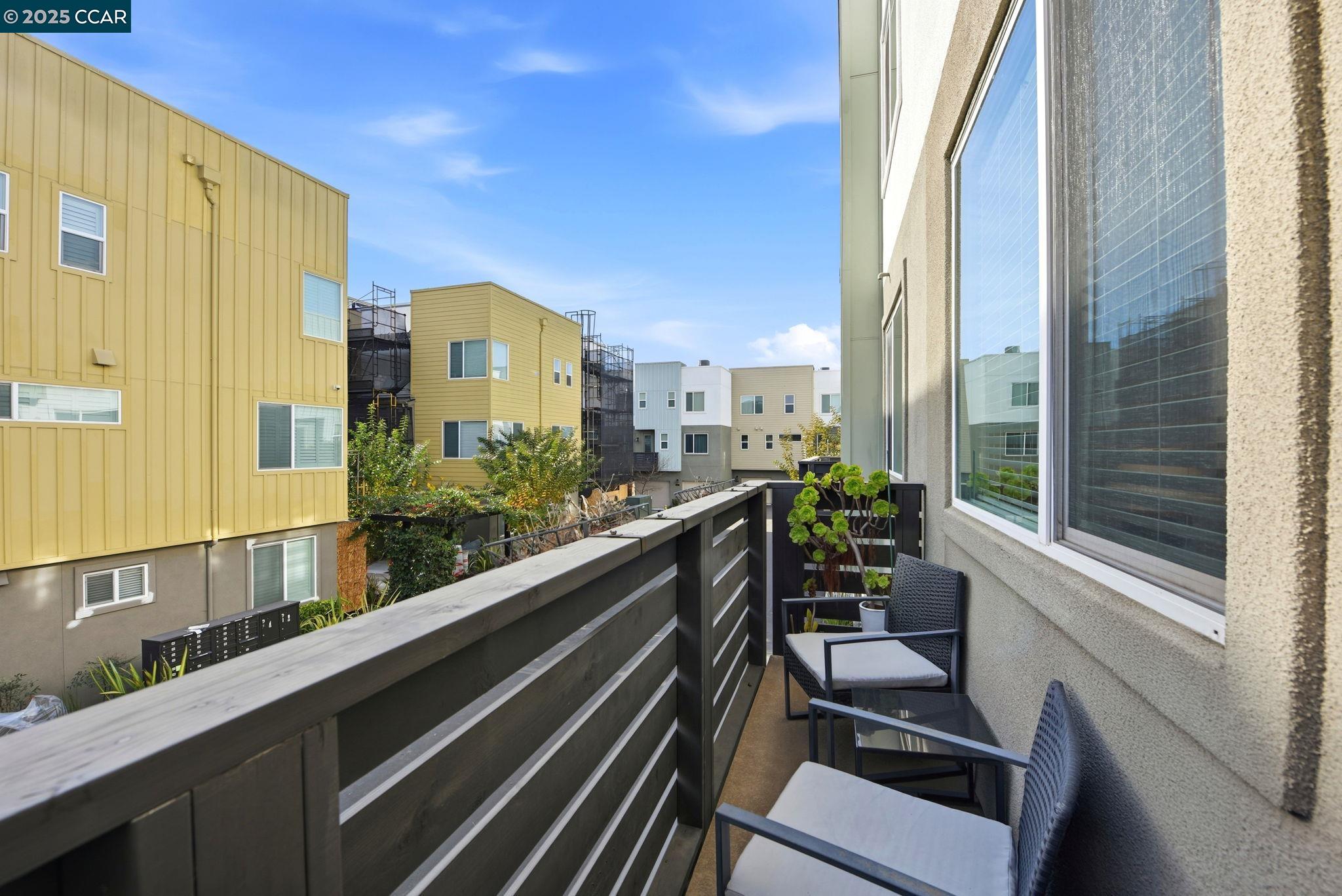967 24th Street Oakland, CA 94607 - Photo 9 of 43 a view of balcony with chairs