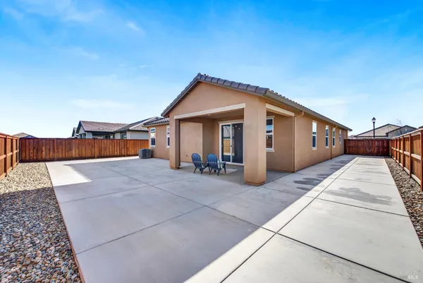 $729,000 | 1450 Stonecrop Lane, Dixon, CA 95620