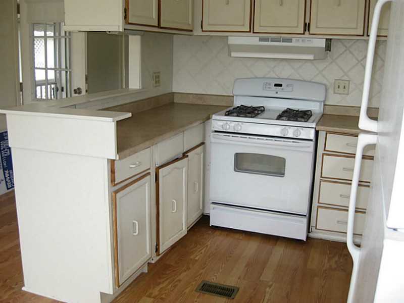 27 Lane B Coventry, RI 02816 - Photo 4 of 12 Kitchen.