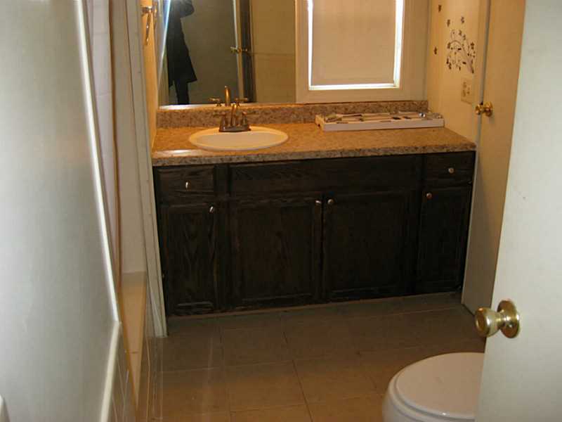 27 Lane B Coventry, RI 02816 - Photo 10 of 12 Bathroom.