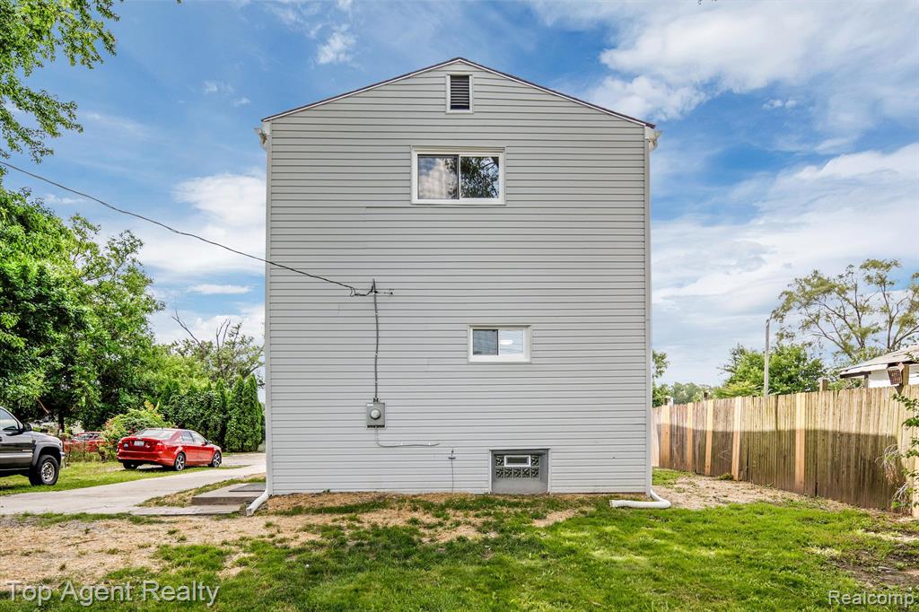 7245 Rivard Avenue Warren, MI 48091 - Photo 26 of 28