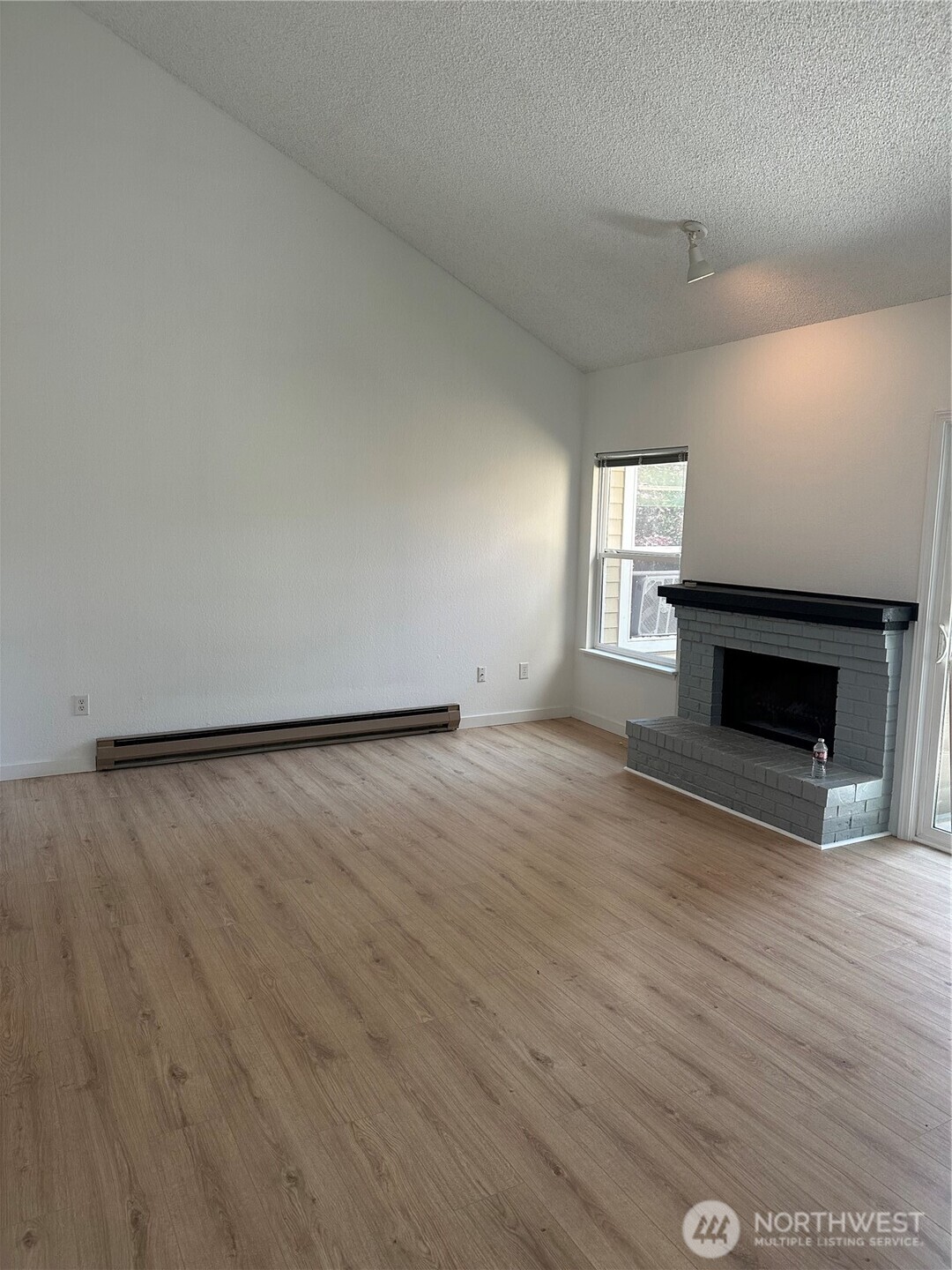 820 Cady Road, Unit J305 Everett, WA 98203 - Photo 2 of 15