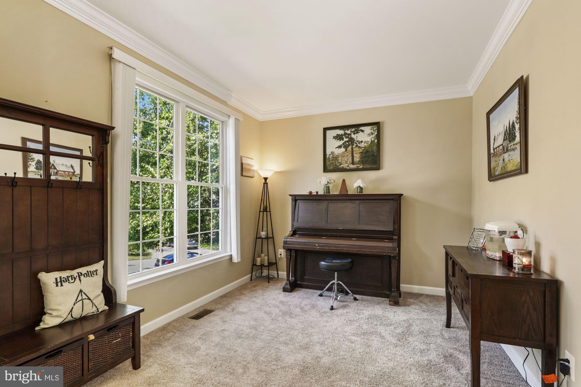 7655 Swallow Road Sykesville, MD 21784 - Photo 6 of 49 Foyer/Living room
