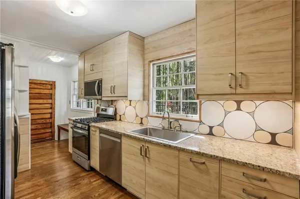 $2,250 | 1304 Conway Road, Decatur, GA 30030