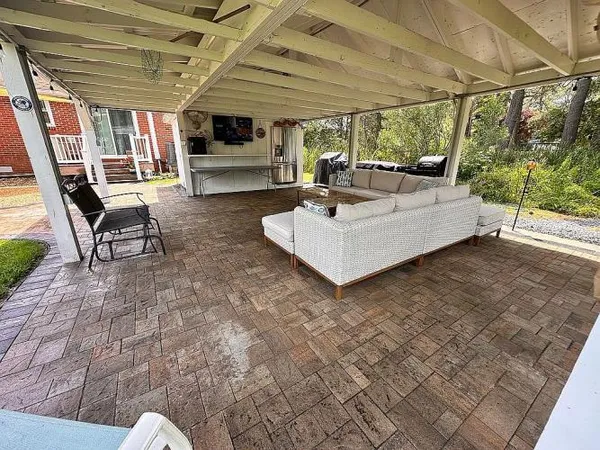 $549,900 | 231 Yeiser Lane, Hudgins, VA 23076