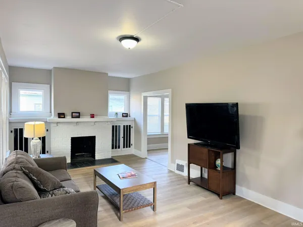 $159,900 | 1028 East Mulberry Street, Evansville, IN 47714