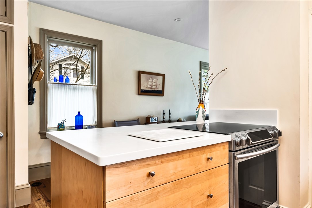 33 Samoset Avenue Barrington, RI 02806 - Photo 11 of 28