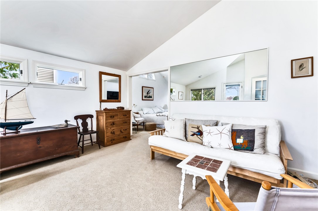 33 Samoset Avenue Barrington, RI 02806 - Photo 14 of 28