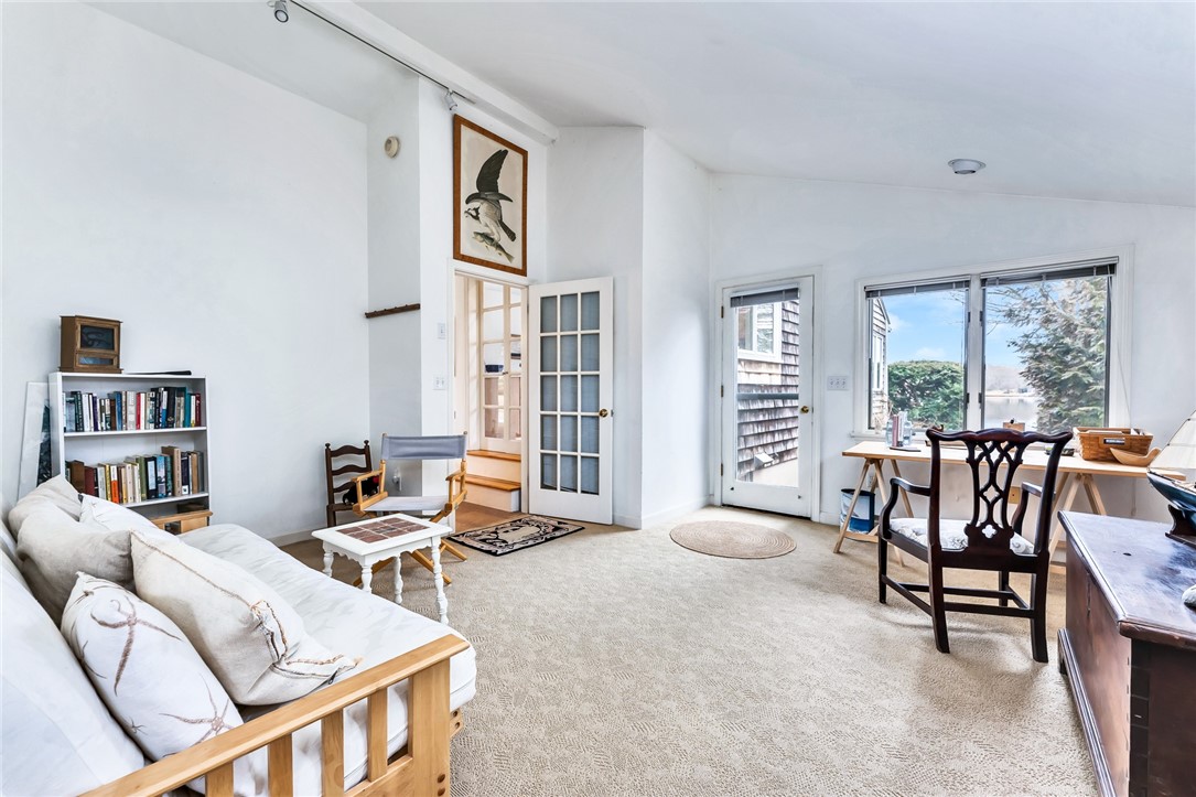 33 Samoset Avenue Barrington, RI 02806 - Photo 15 of 28