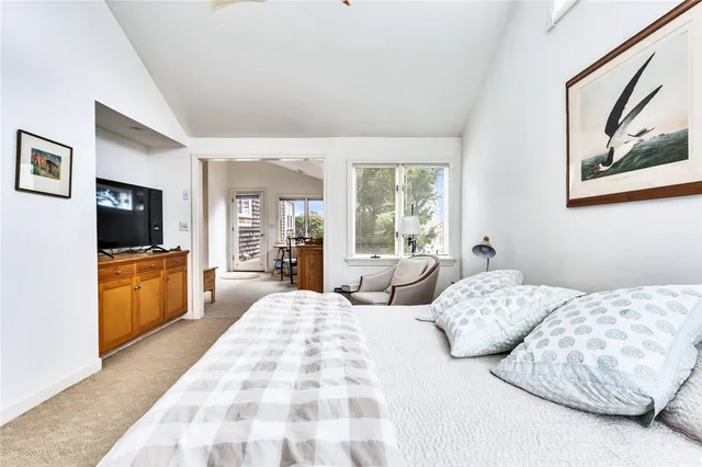 $3,650 | 33 Samoset Avenue, Barrington, RI 02806