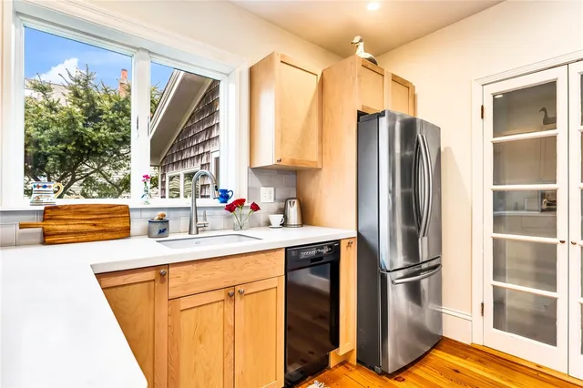 $3,650 | 33 Samoset Avenue, Barrington, RI 02806