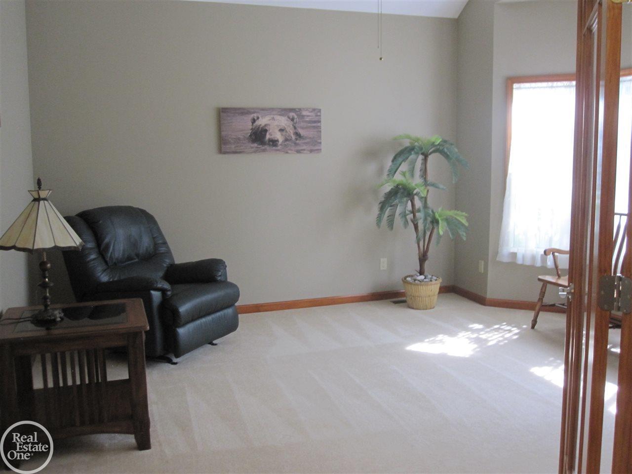 51172 Baker Road New Baltimore, MI 48047 - Photo 20 of 53 50019716-19.JPG