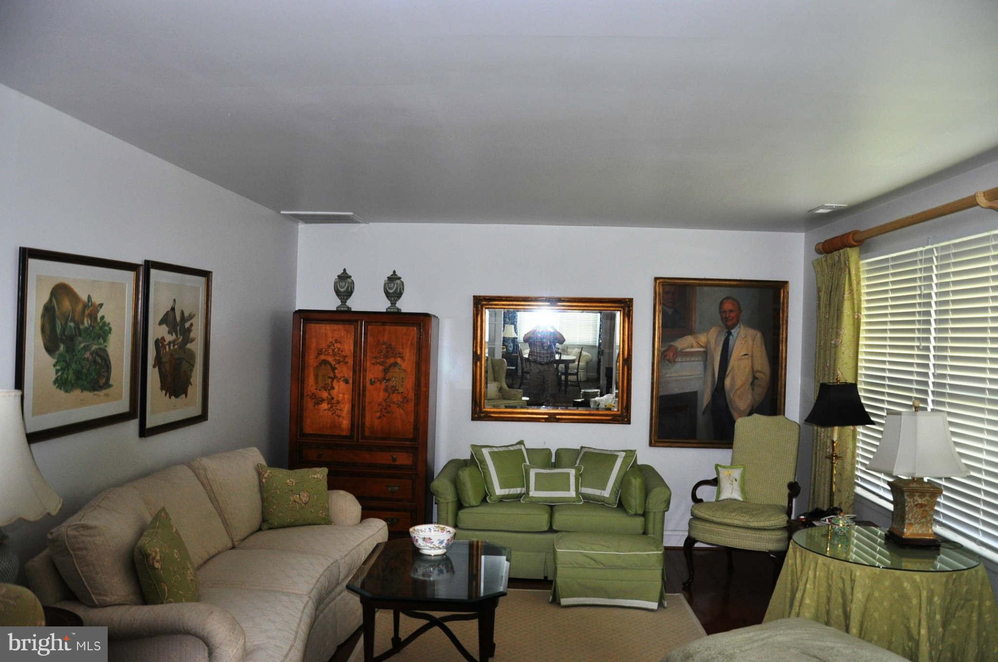 12 Sandy Acres Road Cambridge, MD 21613 - Photo 6 of 8 Living Room
