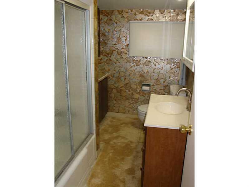 78 Bellview Circle McKees Rocks, PA 15136 - Photo 13 of 22 Full Bath. The 2nd full bath is located on the upper level of the home.