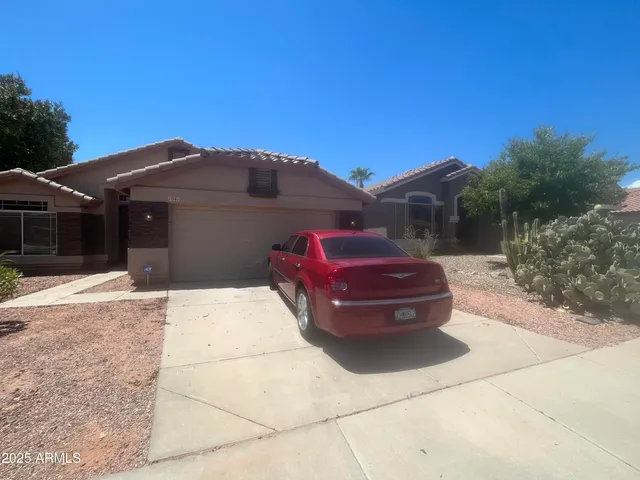 $2,280 | 1041 East Silverwood Drive, Phoenix, AZ 85048