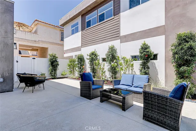 $2,095,000 | 2321 Clark Lane, Unit B, Redondo Beach, CA 90278
