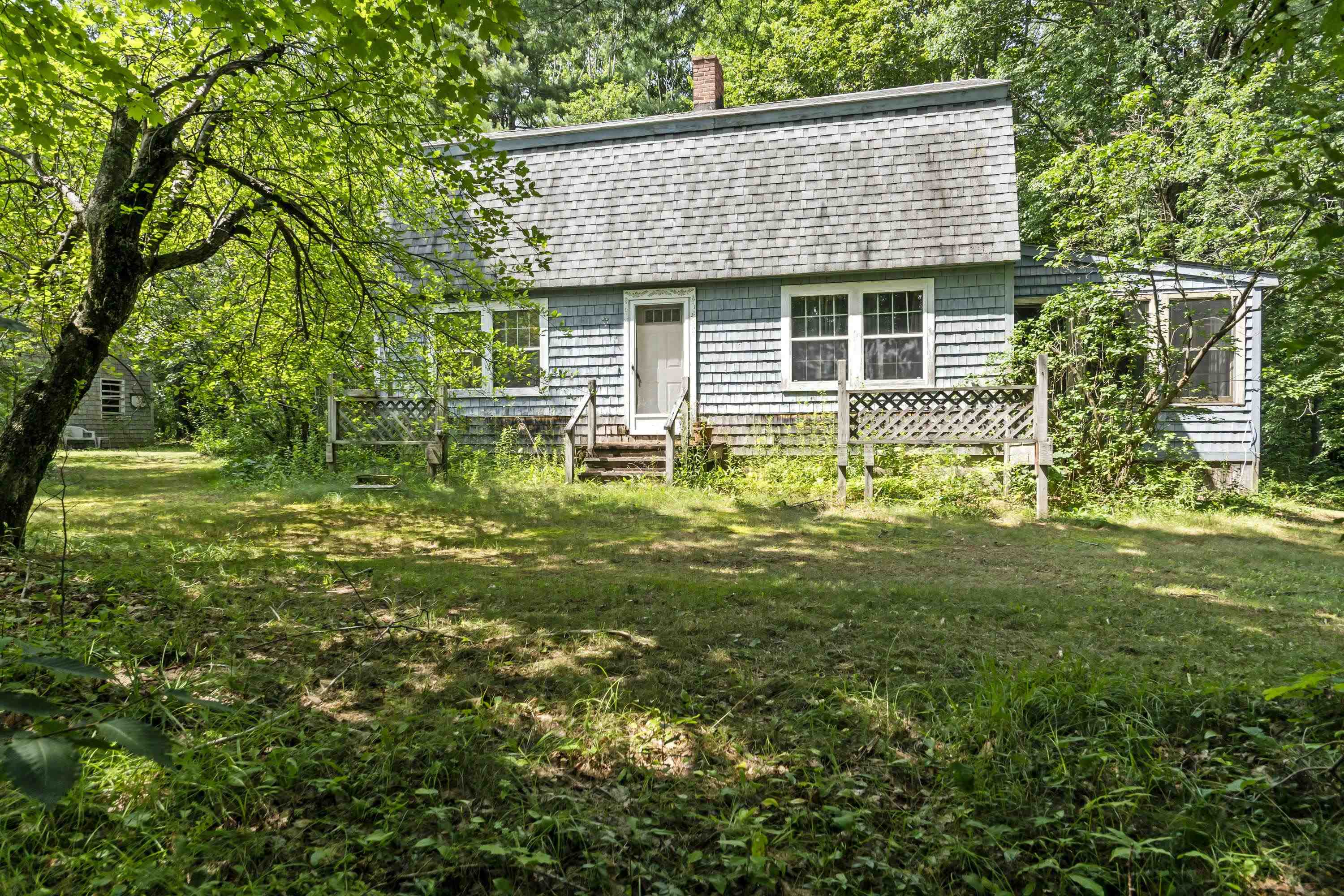 35 Lawrence Road Weare, NH 03281 - Photo 1 of 40