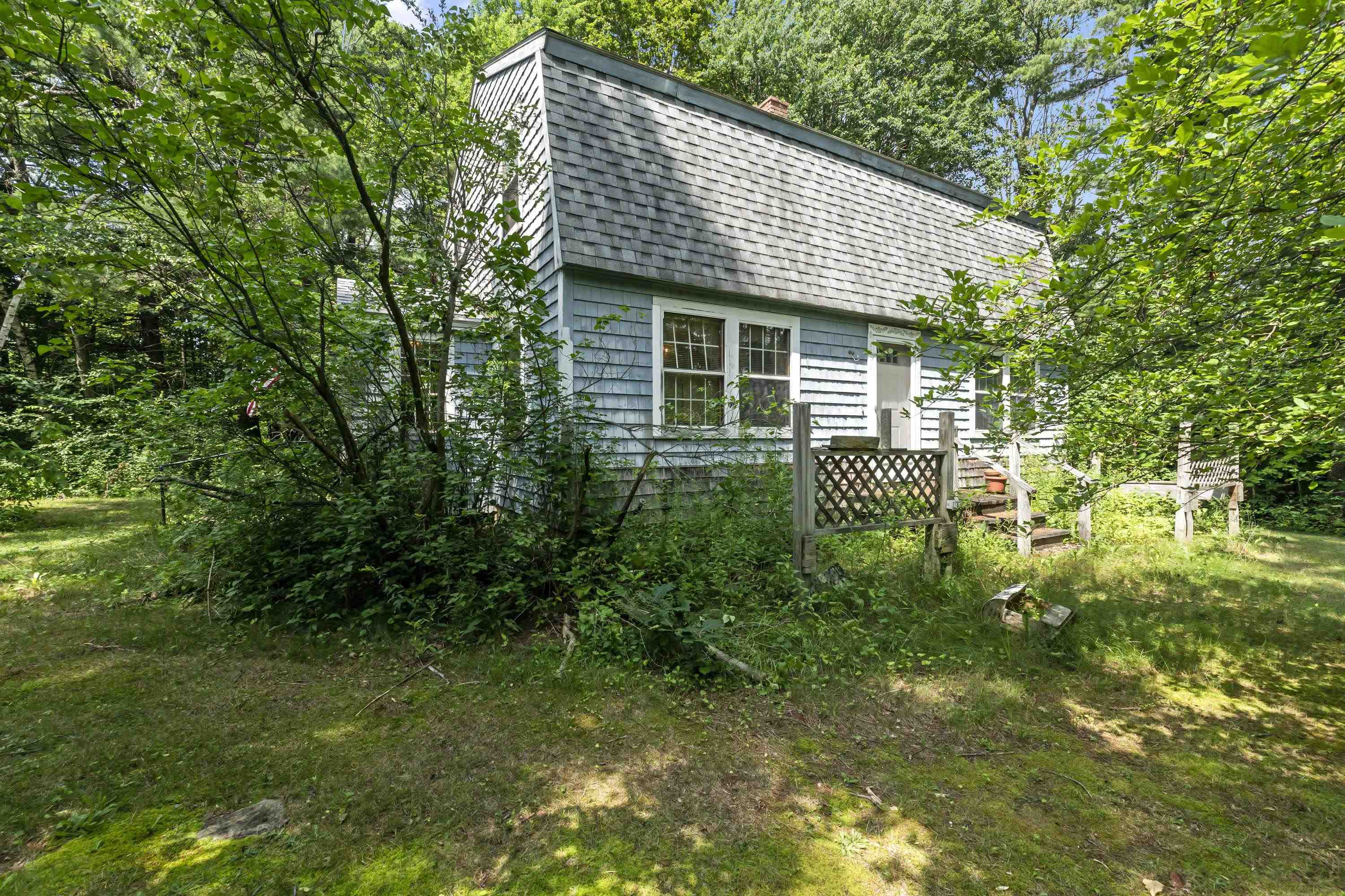 35 Lawrence Road Weare, NH 03281 - Photo 2 of 40