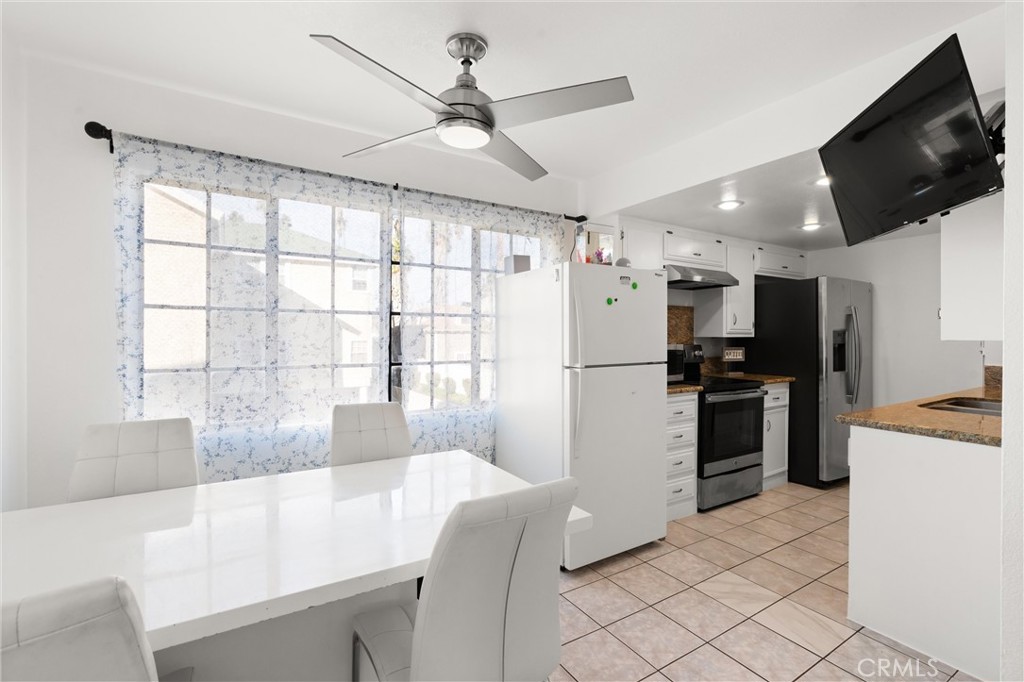 303 East 9th St Unit 206  