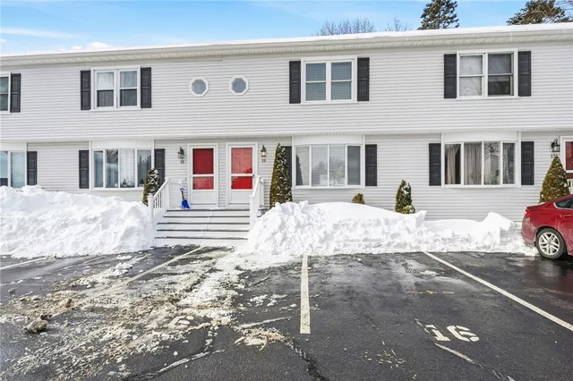 $2,500 | 23 Benefit Street, Unit 16, Warwick, RI 02886