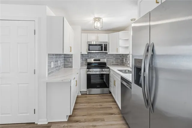 $2,500 | 23 Benefit Street, Unit 16, Warwick, RI 02886