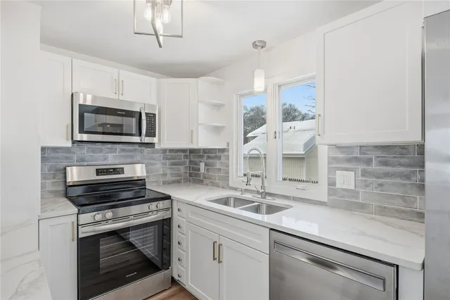 $2,500 | 23 Benefit Street, Unit 16, Warwick, RI 02886