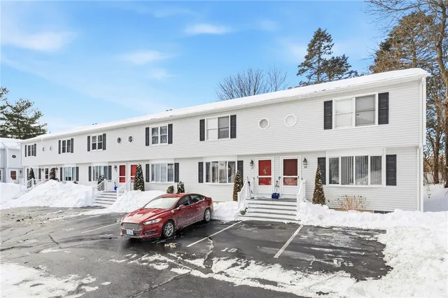 $2,500 | 23 Benefit Street, Unit 16, Warwick, RI 02886