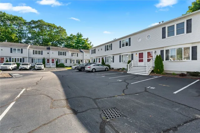 $2,500 | 23 Benefit Street, Unit 16, Warwick, RI 02886