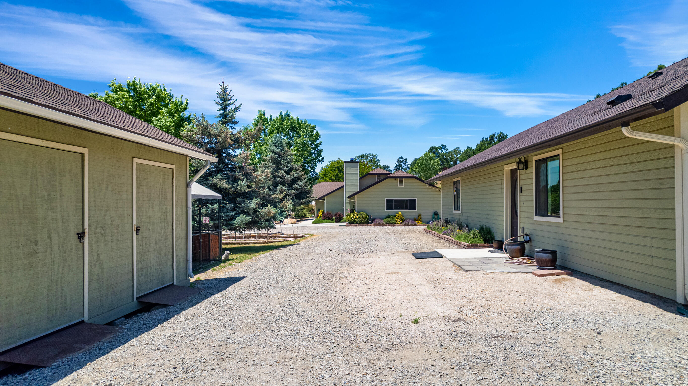 24140 Deertrail Drive Tehachapi, CA 93561 - Photo 40 of 44 a view of a house with a patio