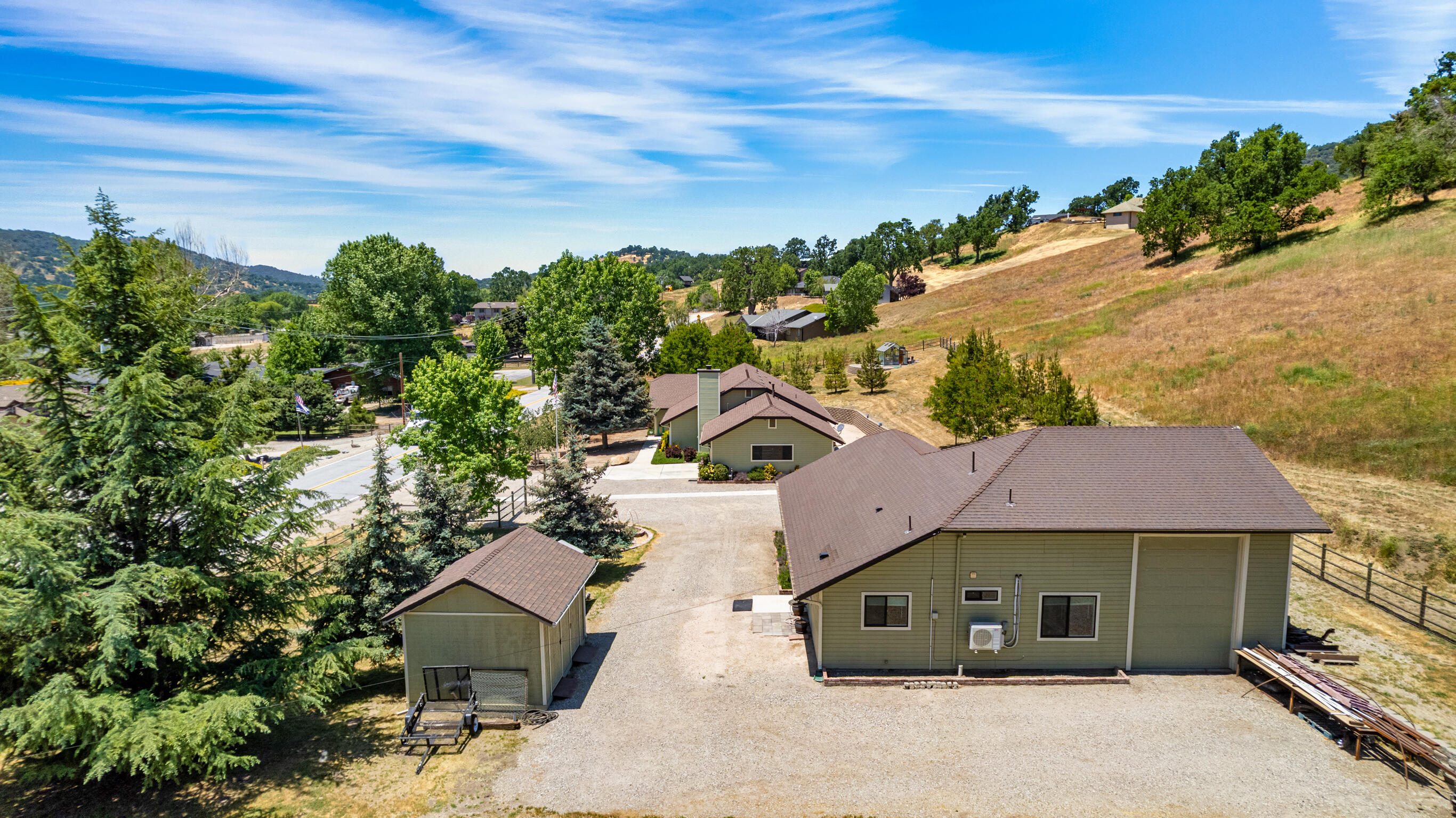 24140 Deertrail Drive Tehachapi, CA 93561 - Photo 41 of 44 an aerial view of a house