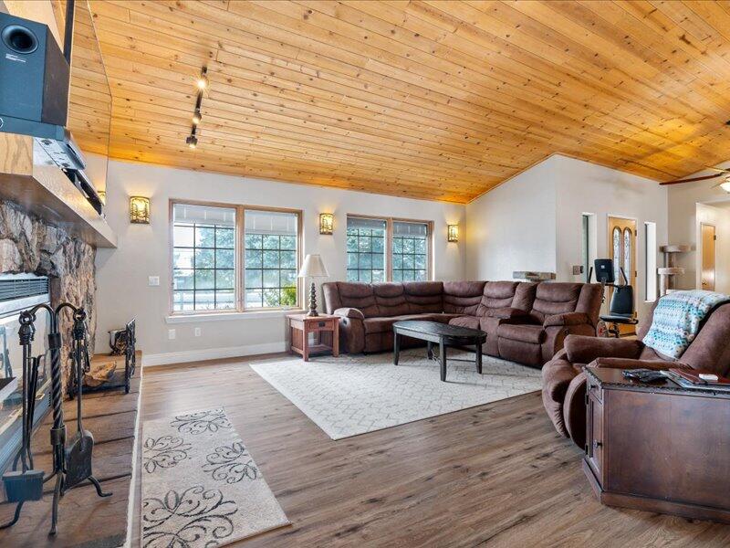 24140 Deertrail Drive Tehachapi, CA 93561 - Photo 7 of 44 a living room with furniture and a large window