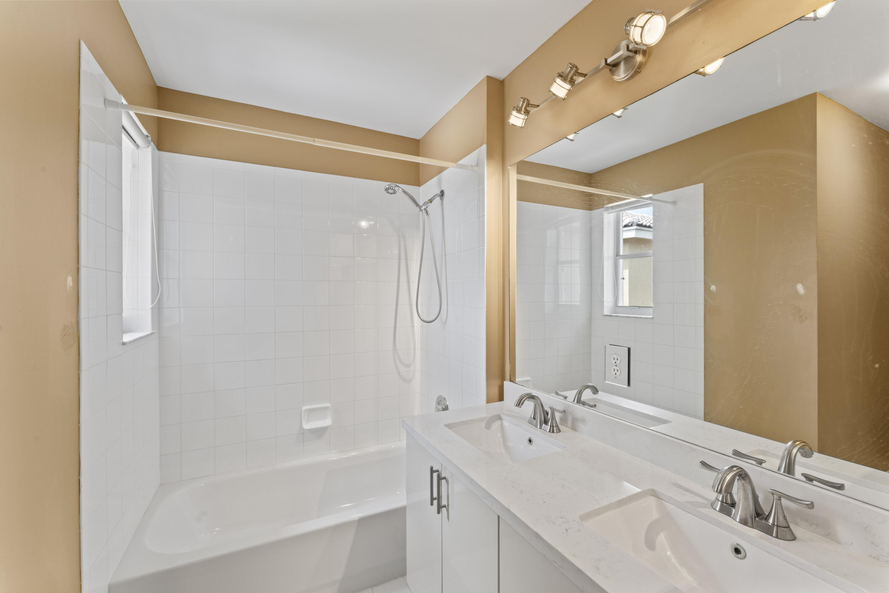2103 Southwest 173rd Avenue Miramar, FL 33029 - Photo 14 of 32 DSC00462