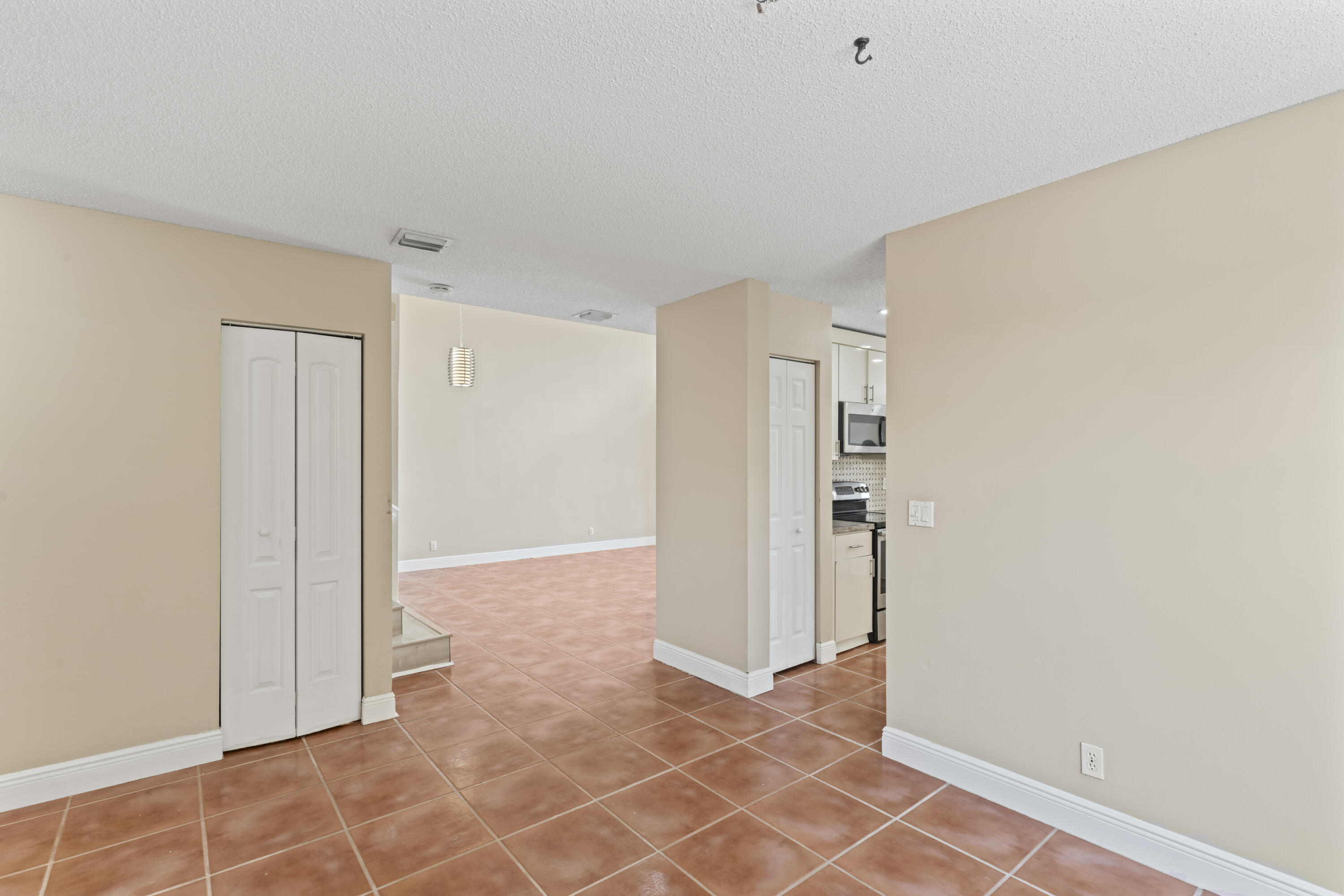 2103 Southwest 173rd Avenue Miramar, FL 33029 - Photo 21 of 32 DSC00327