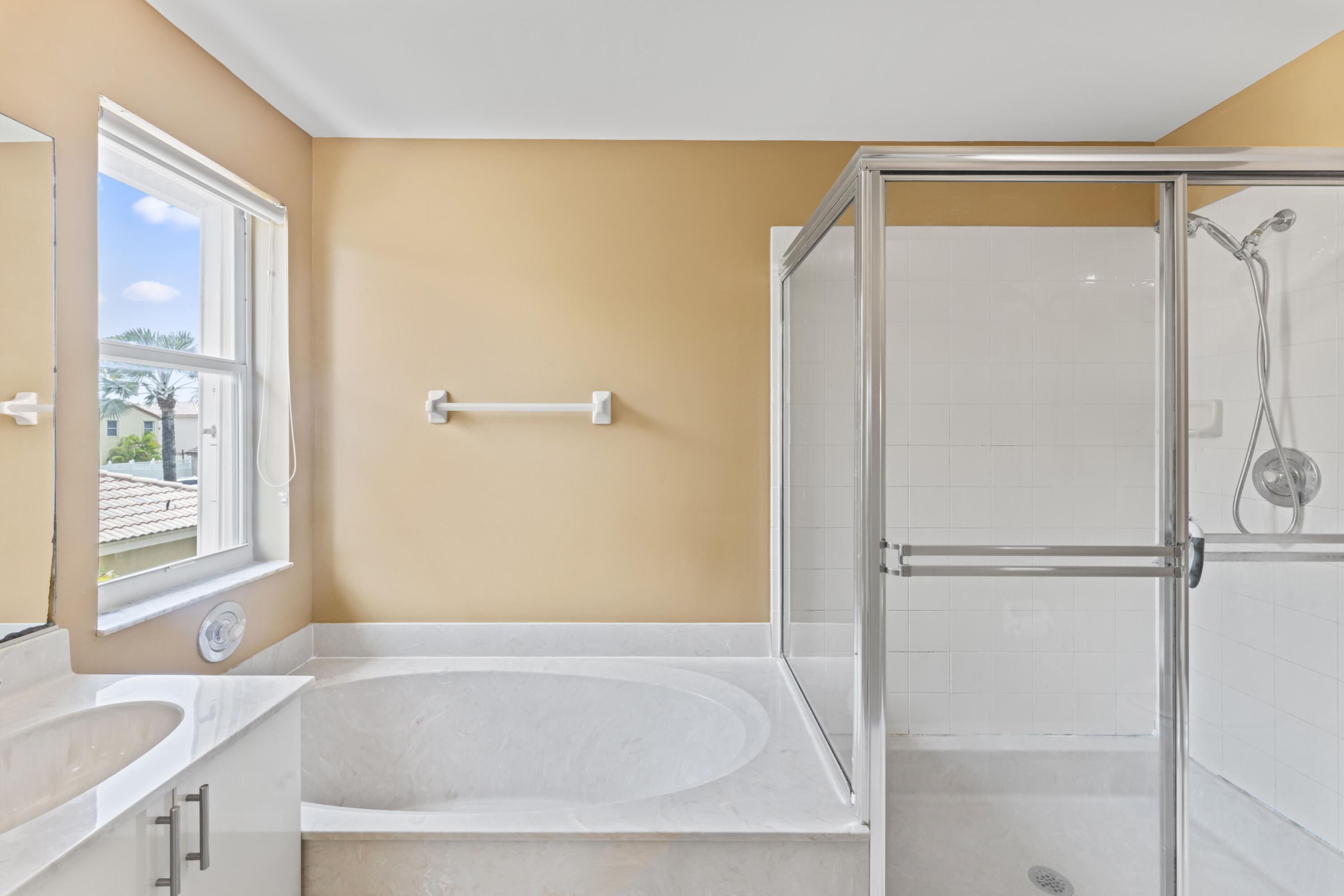 2103 Southwest 173rd Avenue Miramar, FL 33029 - Photo 10 of 32 DSC00507