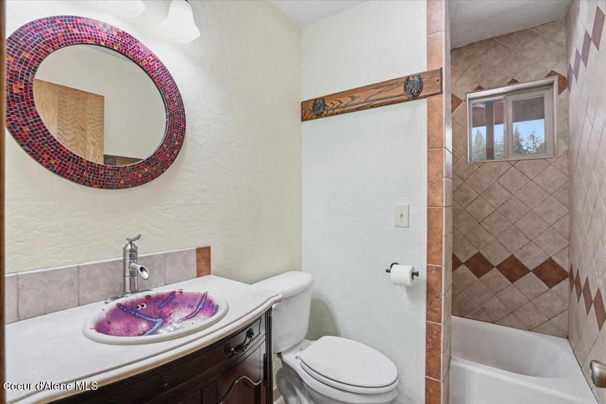 2495 Hoo Doo Loop Oldtown, ID 83822 - Photo 16 of 77 28-Full bath