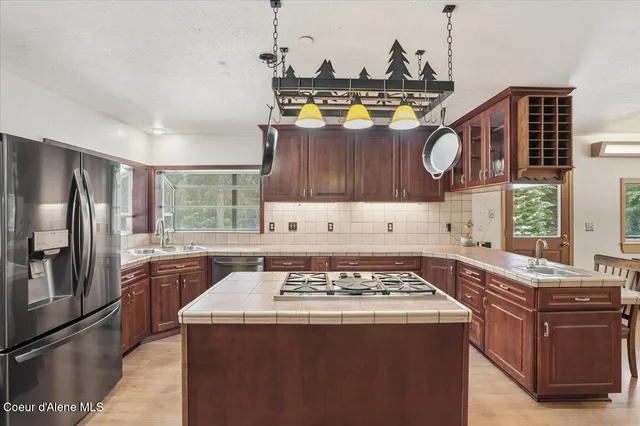 $1,100,000 | 2495 Hoo Doo Loop, Oldtown, ID 83822