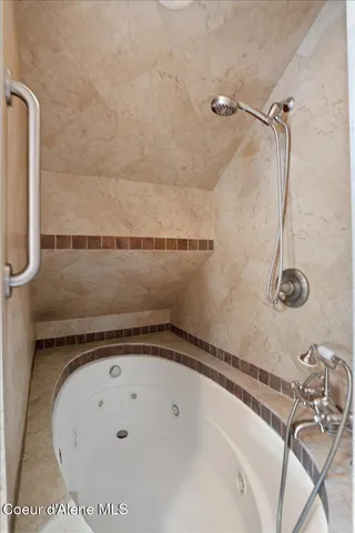 $1,100,000 | 2495 Hoo Doo Loop, Oldtown, ID 83822