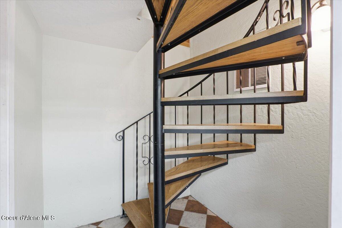 2495 Hoo Doo Loop Oldtown, ID 83822 - Photo 28 of 77 45-Stairs