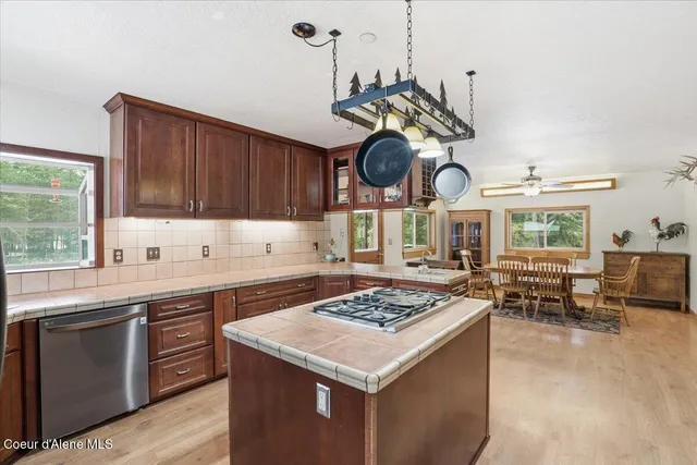 $1,100,000 | 2495 Hoo Doo Loop, Oldtown, ID 83822