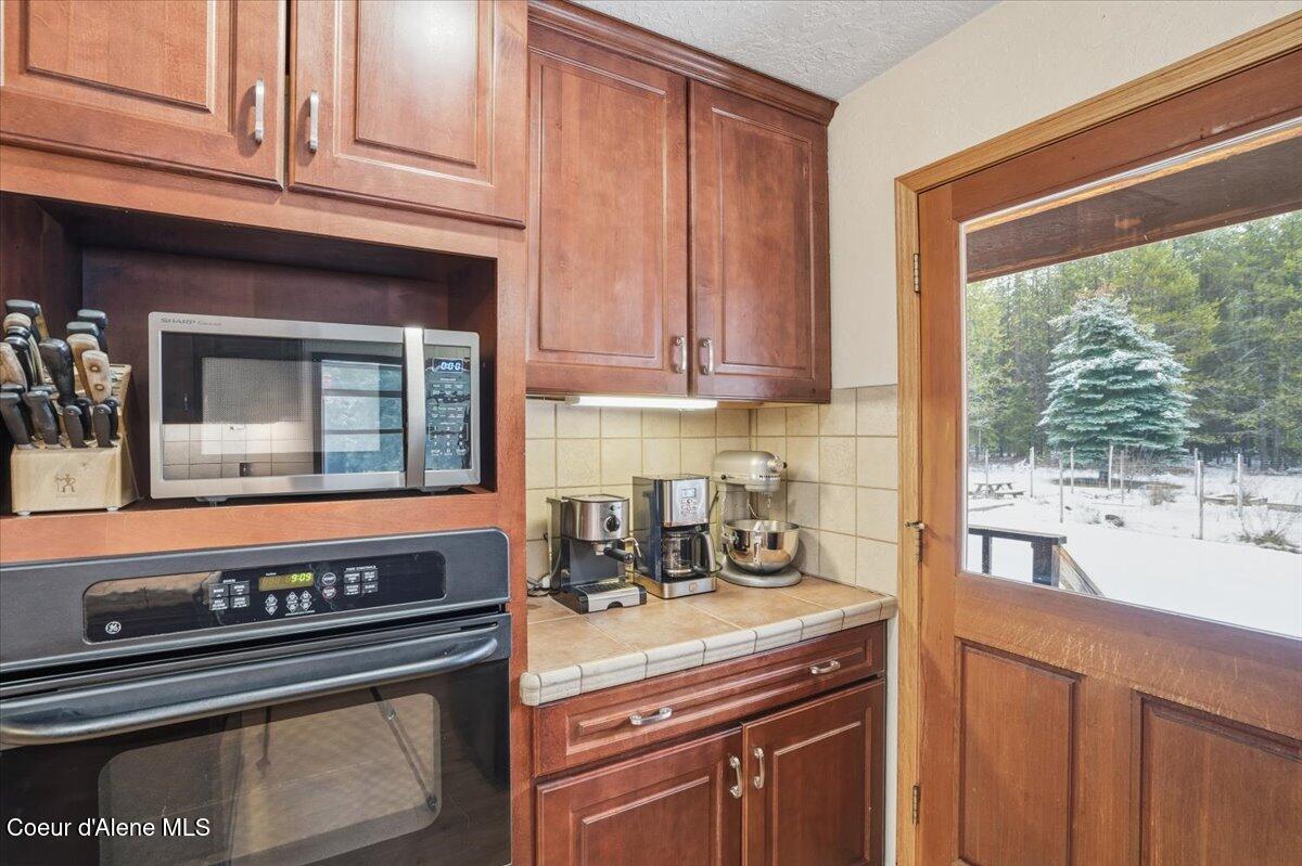 2495 Hoo Doo Loop Oldtown, ID 83822 - Photo 58 of 77 27-Kitchen
