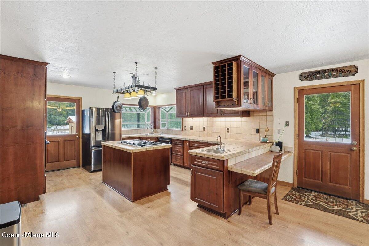 2495 Hoo Doo Loop Oldtown, ID 83822 - Photo 7 of 77 22-Kitchen