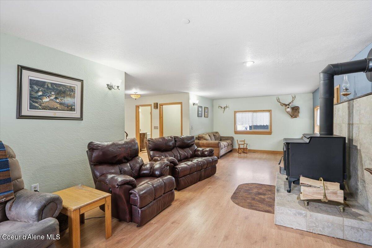 2495 Hoo Doo Loop Oldtown, ID 83822 - Photo 9 of 77 17-Family Room