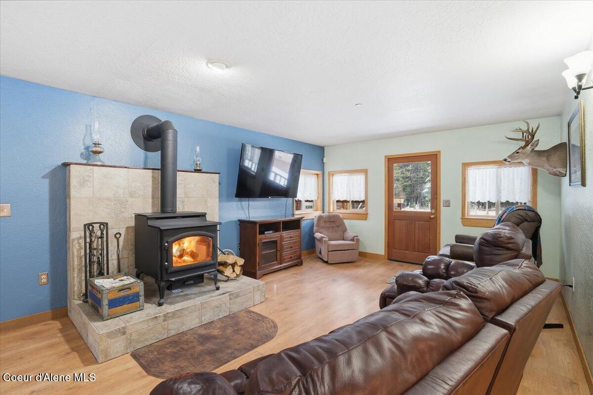 2495 Hoo Doo Loop Oldtown, ID 83822 - Photo 10 of 77 16-Family Room