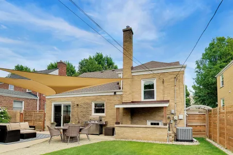$699,000 | 836 South Ashland Avenue, La Grange, IL 60525