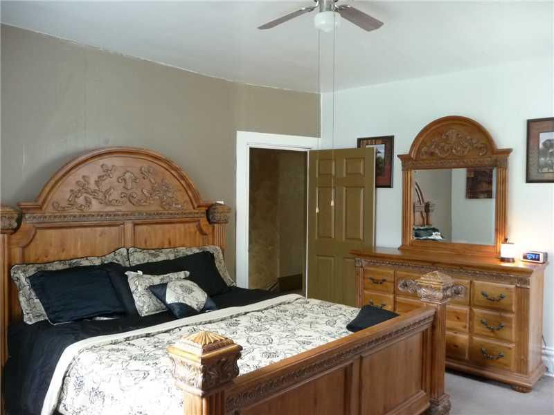 907 Malvern Road Avalon, PA 15202 - Photo 11 of 25 Master Bedroom.