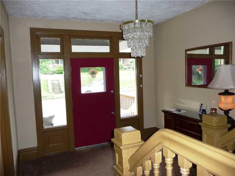 907 Malvern Road Avalon, PA 15202 - Photo 3 of 25 Entry/Foyer.