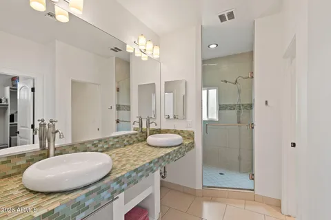 $699,900 | 1501 East Earll Drive, Phoenix, AZ 85014