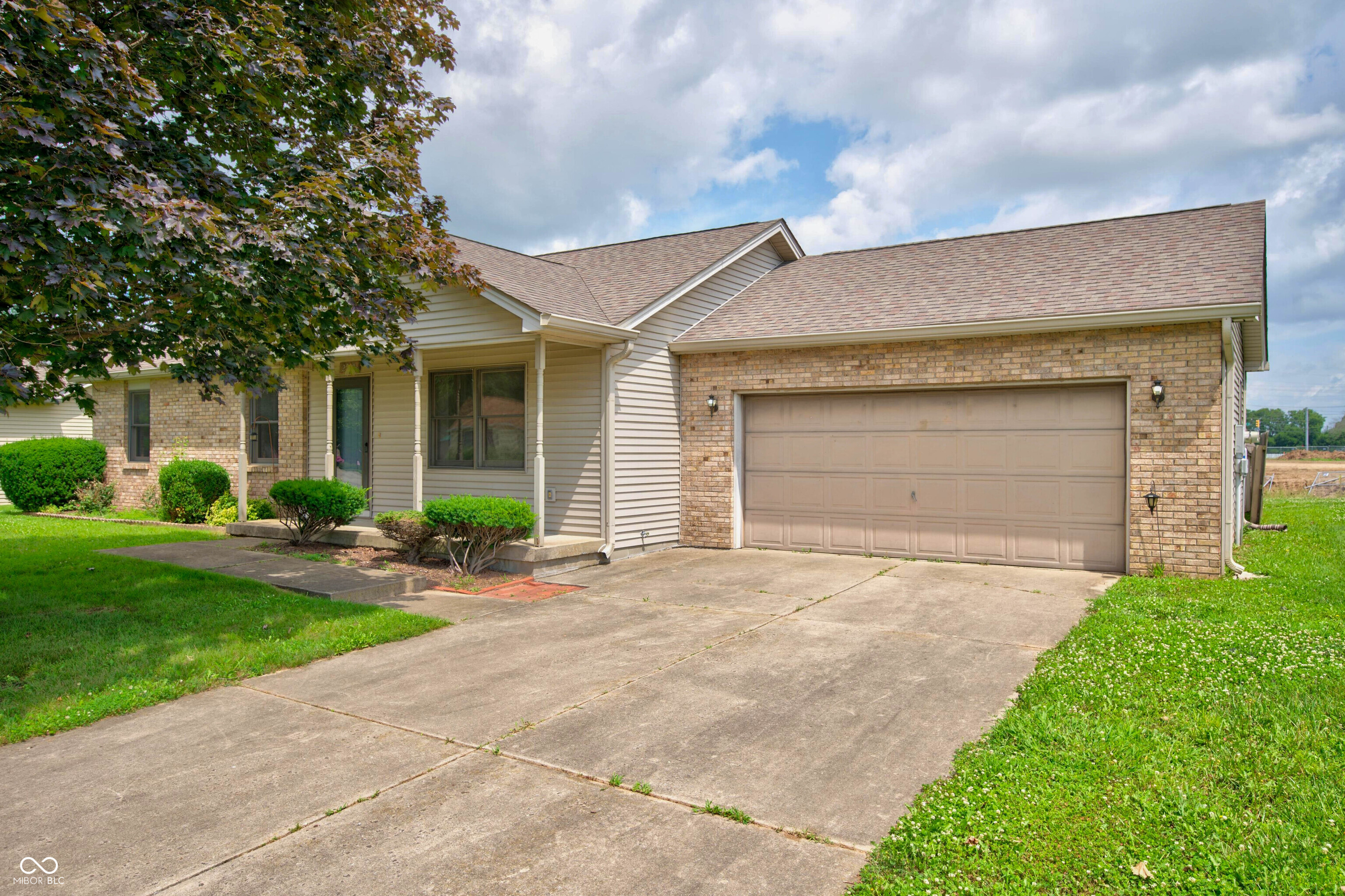 2530 Cedar Ridge Drive Columbus, IN 47203 - Photo 1 of 48
