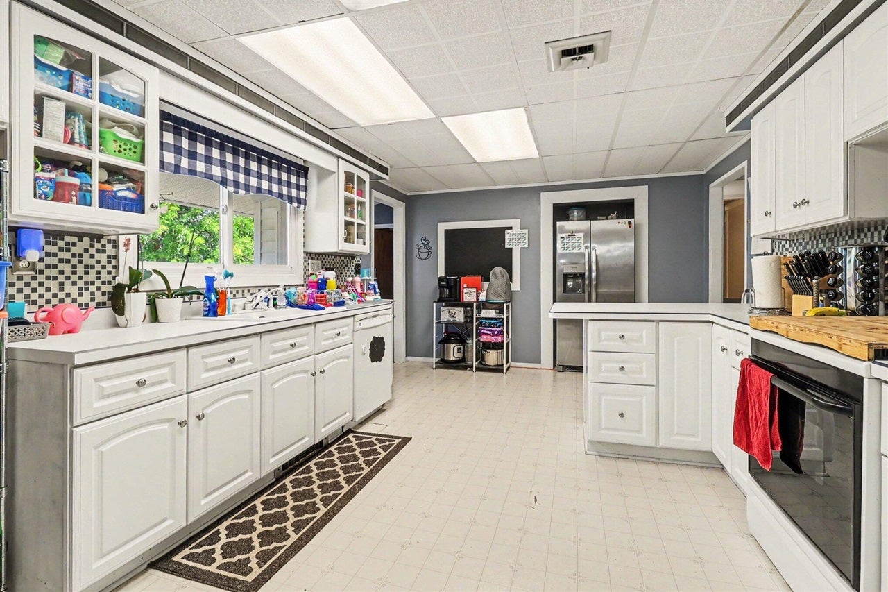 2218 Maple Road Manistee, MI 49660 - Photo 3 of 15 Gallery Image 3