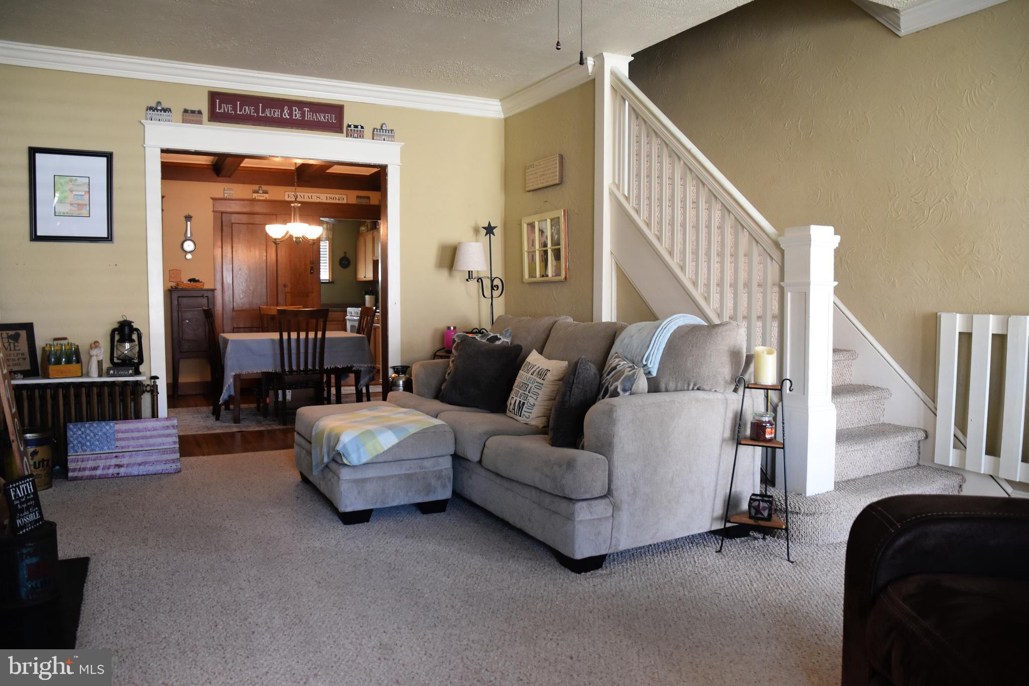 630 Walnut Street Emmaus, PA 18049 - Photo 5 of 43 Living room